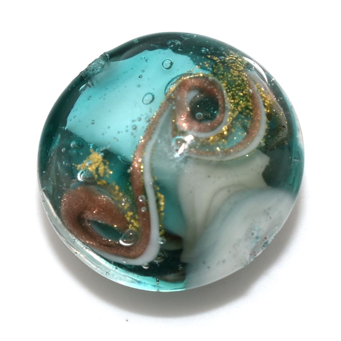 Orecchini pendenti realizzati a mano con perle in vetro di Murano e pietra lavica sintetizzata nera, design elegante e artigianale.