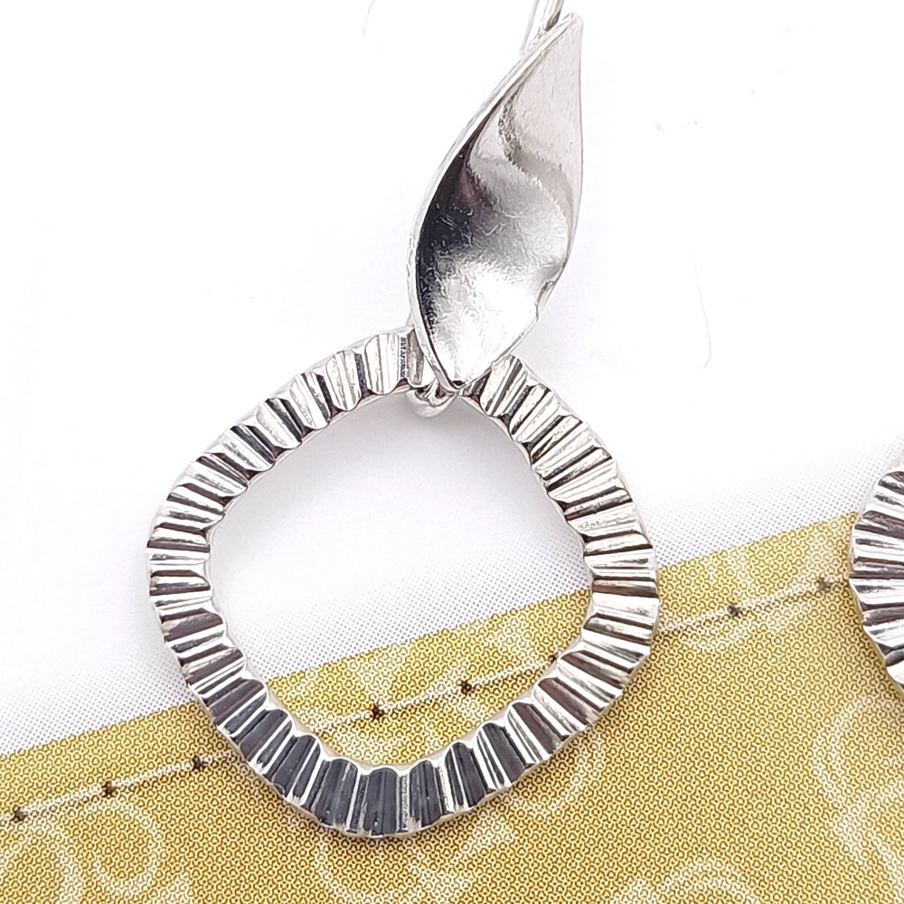 Orecchini Pendenti Argento 925 con Cerchi Martellati by ungioielloperte