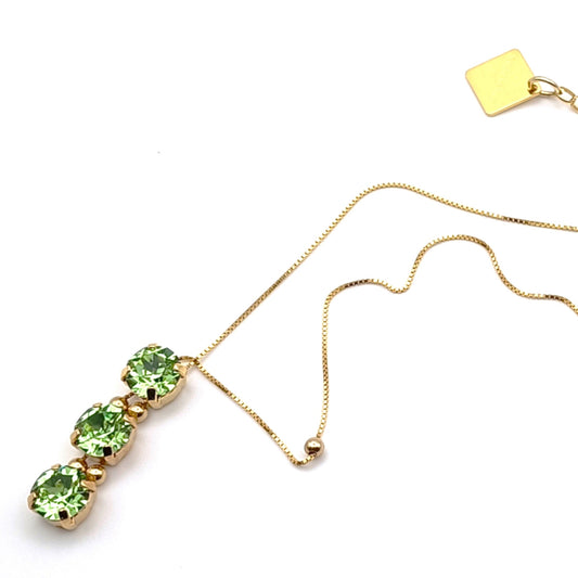Collana da donna con tre cristalli Swarovski verdi - ungioielloperte