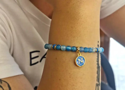 Collezione Azzurra Bracciale Artigianale con Perle Azzurre e Ciondolo "N"